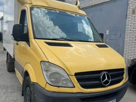 Желтый Мерседес Sprinter, объемом двигателя 2.14 л и пробегом 600 тыс. км за 12000 $, фото 1 на Automoto.ua