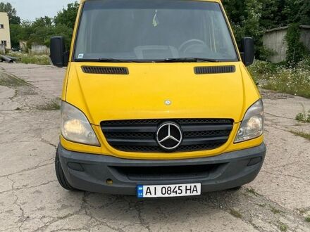 Желтый Мерседес Sprinter, объемом двигателя 2.14 л и пробегом 869 тыс. км за 9500 $, фото 1 на Automoto.ua