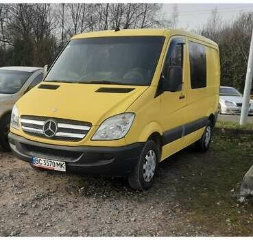 Жовтий Мерседес Sprinter, об'ємом двигуна 2.2 л та пробігом 328 тис. км за 10500 $, фото 1 на Automoto.ua