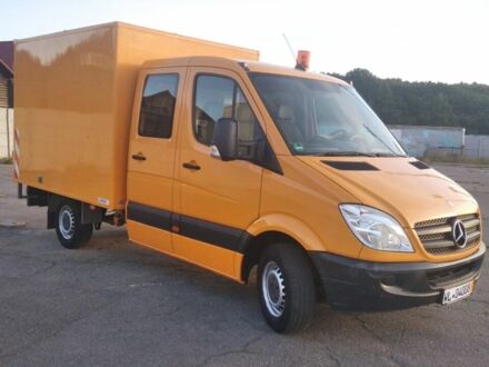 Желтый Мерседес Sprinter, объемом двигателя 0 л и пробегом 195 тыс. км за 17600 $, фото 1 на Automoto.ua