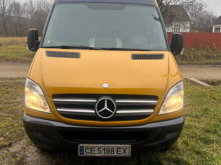 Желтый Мерседес Sprinter, объемом двигателя 2.14 л и пробегом 613 тыс. км за 28800 $, фото 1 на Automoto.ua