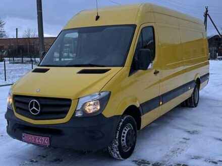 Желтый Мерседес Sprinter, объемом двигателя 2.2 л и пробегом 138 тыс. км за 25000 $, фото 1 на Automoto.ua