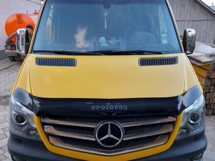 Желтый Мерседес Sprinter, объемом двигателя 3 л и пробегом 382 тыс. км за 32500 $, фото 1 на Automoto.ua