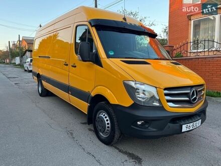 Желтый Мерседес Sprinter, объемом двигателя 2.2 л и пробегом 253 тыс. км за 26799 $, фото 1 на Automoto.ua