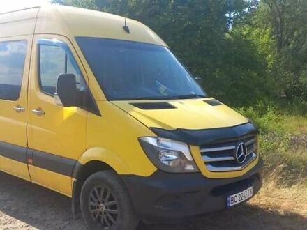 Желтый Мерседес Sprinter, объемом двигателя 2.99 л и пробегом 643 тыс. км за 27000 $, фото 1 на Automoto.ua