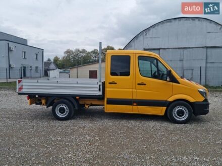 Желтый Мерседес Sprinter, объемом двигателя 2.1 л и пробегом 285 тыс. км за 18500 $, фото 1 на Automoto.ua