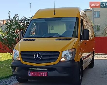 Желтый Мерседес Sprinter, объемом двигателя 2.2 л и пробегом 350 тыс. км за 18950 $, фото 1 на Automoto.ua