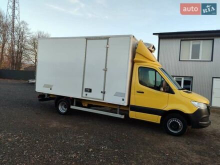 Желтый Мерседес Sprinter, объемом двигателя 2.1 л и пробегом 175 тыс. км за 34300 $, фото 1 на Automoto.ua