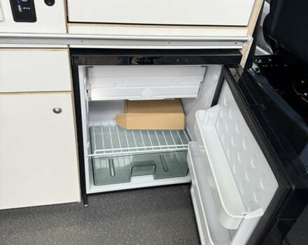 Серый Мерседес Sprinter, объемом двигателя 2.14 л и пробегом 140 тыс. км за 55000 $, фото 11 на Automoto.ua