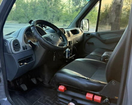 Серый Мерседес Sprinter, объемом двигателя 2.69 л и пробегом 370 тыс. км за 13500 $, фото 6 на Automoto.ua