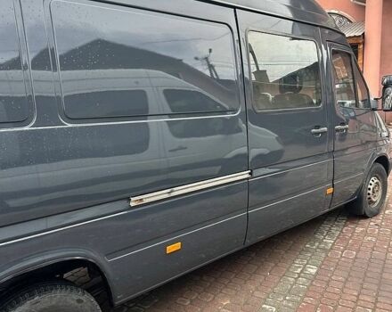 Серый Мерседес Sprinter, объемом двигателя 2.15 л и пробегом 250 тыс. км за 9300 $, фото 2 на Automoto.ua