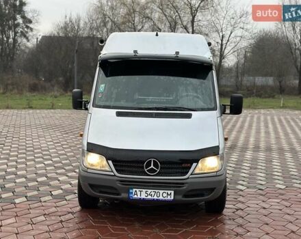 Серый Мерседес Sprinter, объемом двигателя 2.2 л и пробегом 700 тыс. км за 7900 $, фото 2 на Automoto.ua