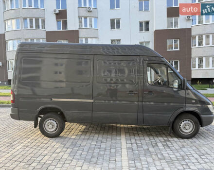 Серый Мерседес Sprinter, объемом двигателя 2.2 л и пробегом 400 тыс. км за 9800 $, фото 3 на Automoto.ua