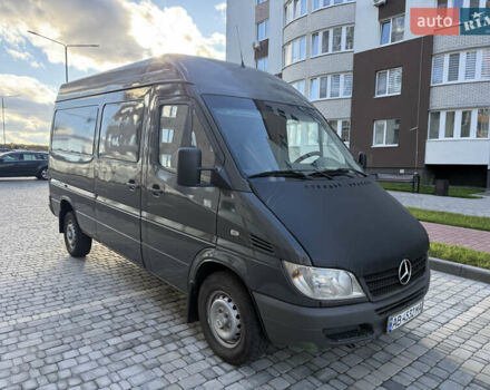 Серый Мерседес Sprinter, объемом двигателя 2.2 л и пробегом 400 тыс. км за 9800 $, фото 2 на Automoto.ua