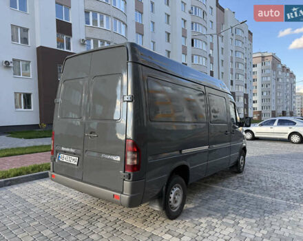 Серый Мерседес Sprinter, объемом двигателя 2.2 л и пробегом 400 тыс. км за 9800 $, фото 4 на Automoto.ua