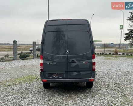 Серый Мерседес Sprinter, объемом двигателя 2.15 л и пробегом 444 тыс. км за 11350 $, фото 5 на Automoto.ua