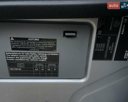 Серый Мерседес Sprinter, объемом двигателя 2.14 л и пробегом 340 тыс. км за 20000 $, фото 14 на Automoto.ua