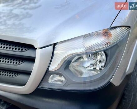 Серый Мерседес Sprinter, объемом двигателя 2.2 л и пробегом 290 тыс. км за 23950 $, фото 6 на Automoto.ua