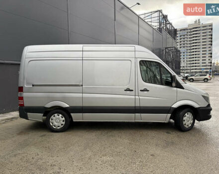 Серый Мерседес Sprinter, объемом двигателя 0 л и пробегом 420 тыс. км за 20000 $, фото 3 на Automoto.ua