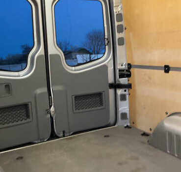 Серый Мерседес Sprinter, объемом двигателя 2.99 л и пробегом 344 тыс. км за 22000 $, фото 19 на Automoto.ua