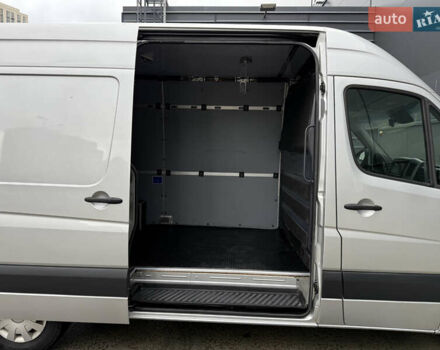 Серый Мерседес Sprinter, объемом двигателя 0 л и пробегом 420 тыс. км за 20000 $, фото 20 на Automoto.ua