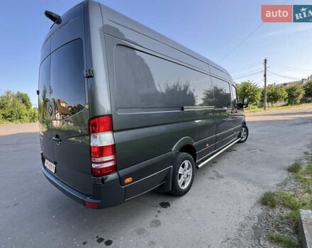 Серый Мерседес Sprinter, объемом двигателя 2.2 л и пробегом 215 тыс. км за 19699 $, фото 3 на Automoto.ua