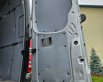 Серый Мерседес Sprinter, объемом двигателя 3 л и пробегом 335 тыс. км за 38499 $, фото 23 на Automoto.ua