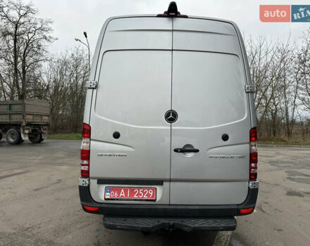 Серый Мерседес Sprinter, объемом двигателя 3 л и пробегом 277 тыс. км за 38800 $, фото 9 на Automoto.ua