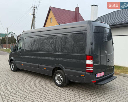 Серый Мерседес Sprinter, объемом двигателя 0 л и пробегом 345 тыс. км за 19200 $, фото 3 на Automoto.ua