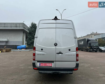 Серый Мерседес Sprinter, объемом двигателя 3 л и пробегом 277 тыс. км за 38800 $, фото 9 на Automoto.ua