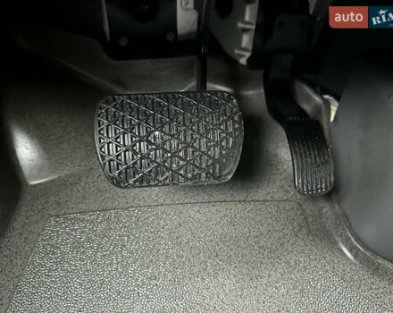 Серый Мерседес Sprinter, объемом двигателя 3 л и пробегом 277 тыс. км за 38800 $, фото 24 на Automoto.ua