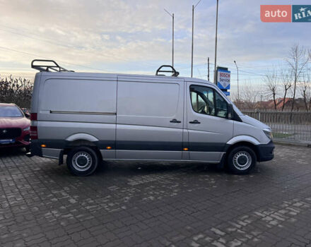 Серый Мерседес Sprinter, объемом двигателя 2.2 л и пробегом 229 тыс. км за 23990 $, фото 3 на Automoto.ua