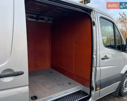 Серый Мерседес Sprinter, объемом двигателя 2.2 л и пробегом 229 тыс. км за 23990 $, фото 28 на Automoto.ua