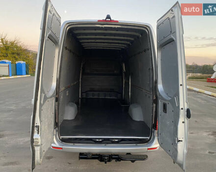 Серый Мерседес Sprinter, объемом двигателя 2.2 л и пробегом 290 тыс. км за 28900 $, фото 21 на Automoto.ua