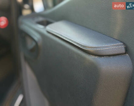 Серый Мерседес Sprinter, объемом двигателя 3 л и пробегом 202 тыс. км за 54990 $, фото 24 на Automoto.ua