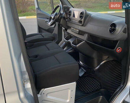 Серый Мерседес Sprinter, объемом двигателя 2.2 л и пробегом 290 тыс. км за 28900 $, фото 48 на Automoto.ua