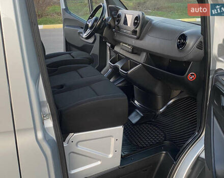 Серый Мерседес Sprinter, объемом двигателя 2.2 л и пробегом 290 тыс. км за 28900 $, фото 30 на Automoto.ua