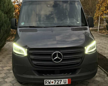 Серый Мерседес Sprinter, объемом двигателя 2.14 л и пробегом 217 тыс. км за 40533 $, фото 2 на Automoto.ua