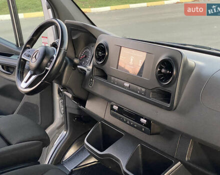 Серый Мерседес Sprinter, объемом двигателя 2.2 л и пробегом 290 тыс. км за 28900 $, фото 33 на Automoto.ua