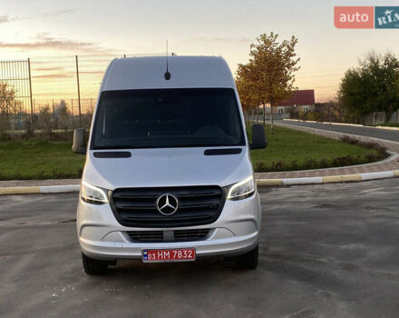 Серый Мерседес Sprinter, объемом двигателя 2.2 л и пробегом 290 тыс. км за 28900 $, фото 4 на Automoto.ua
