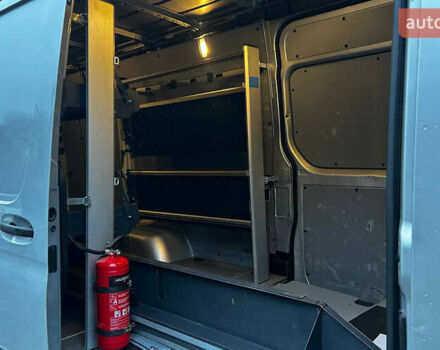 Серый Мерседес Sprinter, объемом двигателя 2.99 л и пробегом 404 тыс. км за 65000 $, фото 15 на Automoto.ua