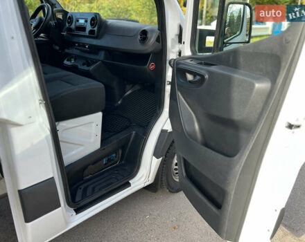 Серый Мерседес Sprinter, объемом двигателя 3 л и пробегом 320 тыс. км за 36800 $, фото 18 на Automoto.ua