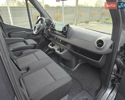 Сірий Мерседес Sprinter, об'ємом двигуна 3 л та пробігом 49 тис. км за 99243 $, фото 38 на Automoto.ua