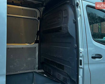 Серый Мерседес Sprinter, объемом двигателя 2.99 л и пробегом 404 тыс. км за 65000 $, фото 17 на Automoto.ua