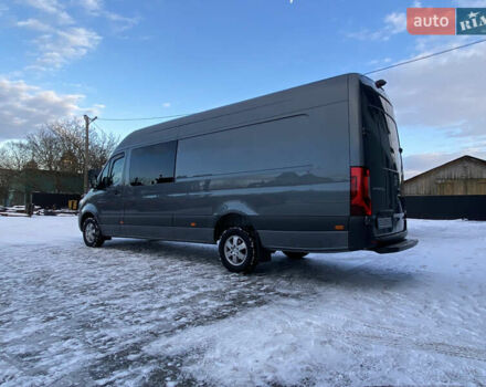 Серый Мерседес Sprinter, объемом двигателя 2.99 л и пробегом 192 тыс. км за 61491 $, фото 3 на Automoto.ua