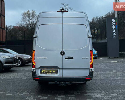 Серый Мерседес Sprinter, объемом двигателя 2.99 л и пробегом 404 тыс. км за 65000 $, фото 4 на Automoto.ua