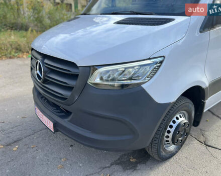 Серый Мерседес Sprinter, объемом двигателя 3 л и пробегом 320 тыс. км за 36800 $, фото 3 на Automoto.ua
