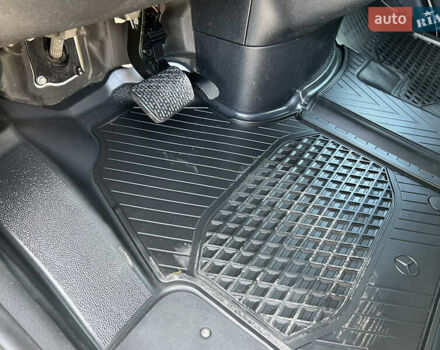 Серый Мерседес Sprinter, объемом двигателя 3 л и пробегом 320 тыс. км за 36800 $, фото 30 на Automoto.ua