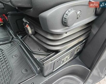 Сірий Мерседес Sprinter, об'ємом двигуна 3 л та пробігом 49 тис. км за 99243 $, фото 23 на Automoto.ua