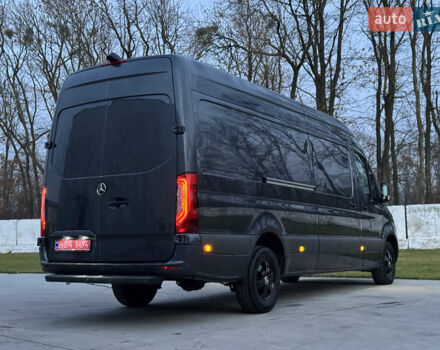 Серый Мерседес Sprinter, объемом двигателя 2 л и пробегом 235 тыс. км за 36990 $, фото 4 на Automoto.ua